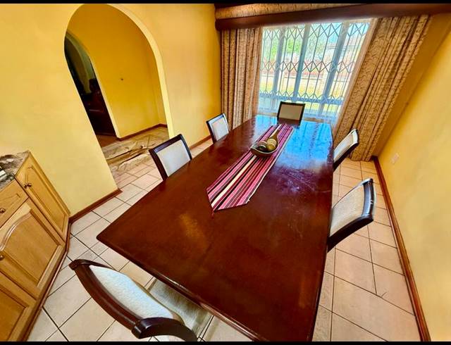 6 BEDROOM HOUSE FOR SALE IN HAYFIELDS